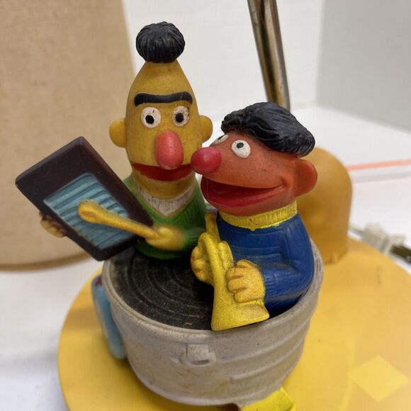 Sesame Street Bert And Ernie Lamp/Nightlight. - Picture 3 of 13